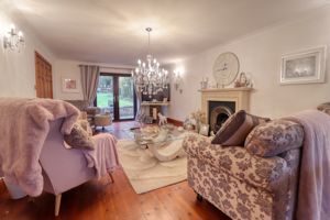 Lounge- click for photo gallery